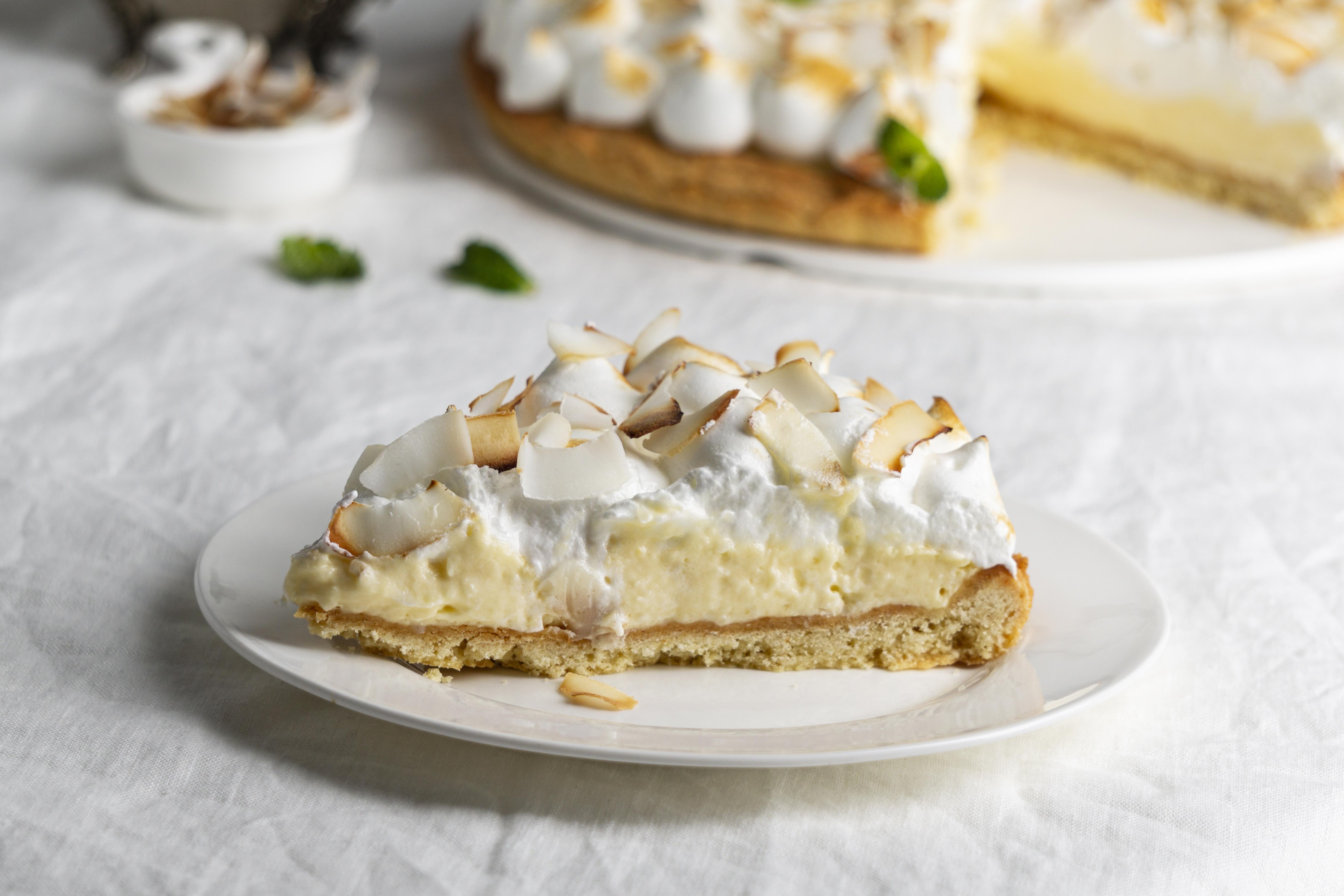 delicioso-pedazo-de-pastel-en-un-plato
